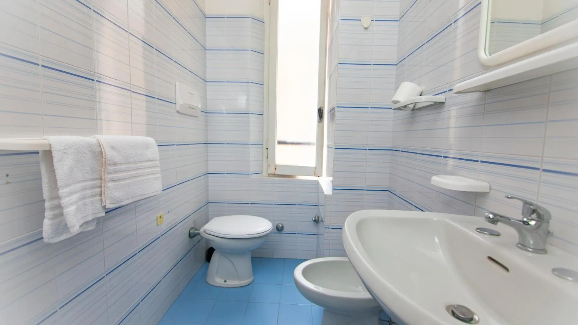 Hotel Montebello Riccione 2*,  Italia