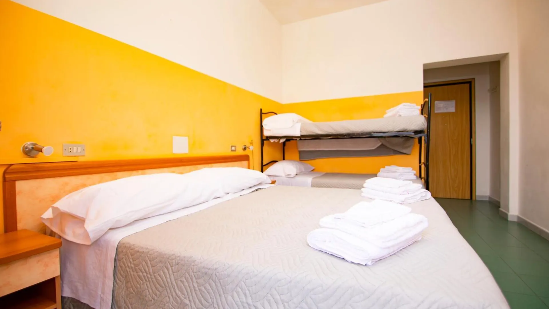 Hotel Montebello Riccione 2*,